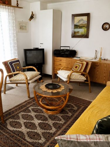 Chalet-Colibri-Stube-rechts